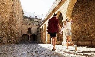 Earn with Delta Vacations®